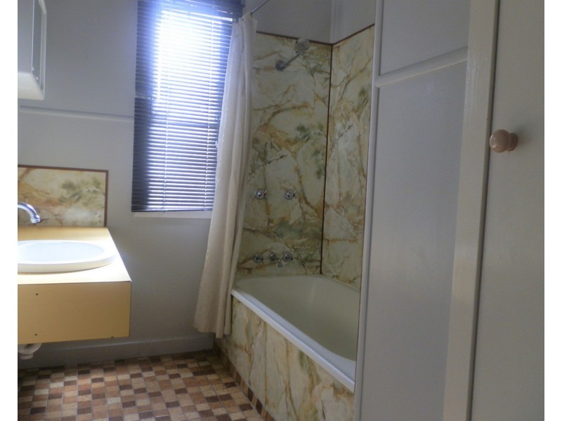 49 Theresa Street, Emerald QLD 4720