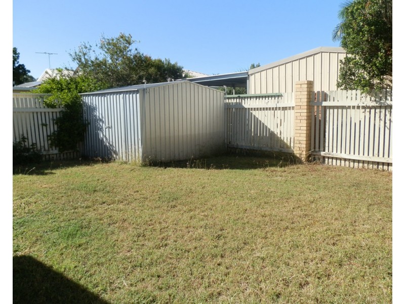 2/98 Baker Street, Emerald QLD 4720