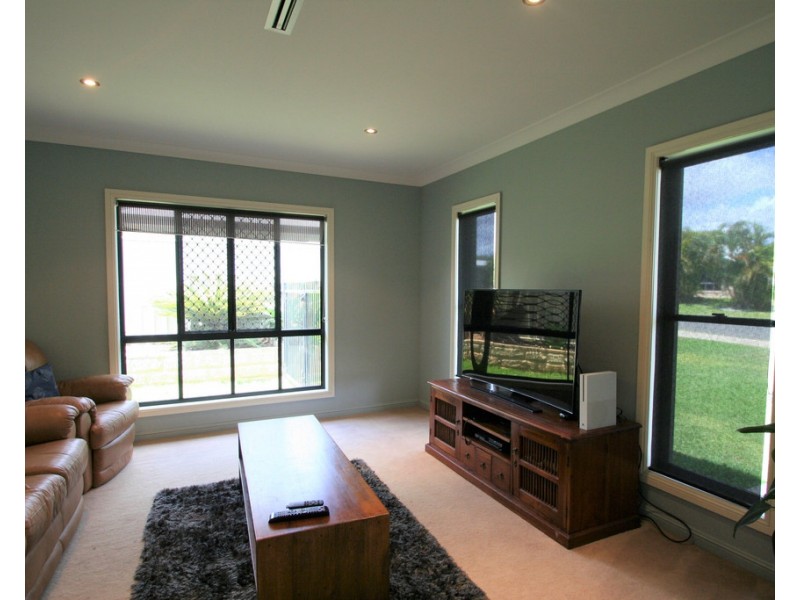 11 Saville Street, Emerald QLD 4720