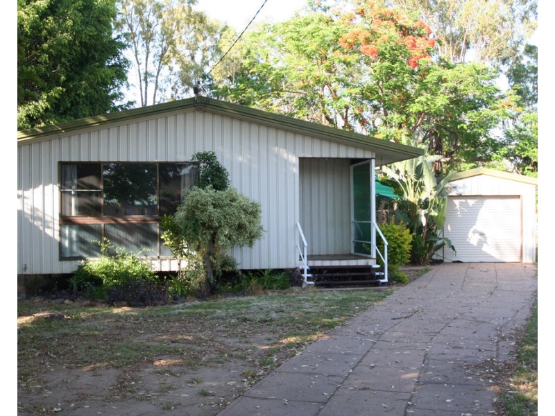 10 Mellish Crescent, Emerald QLD 4720