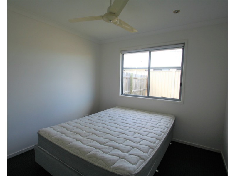 2/11 Eagle Street, Emerald QLD 4720