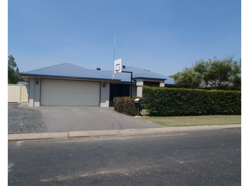 3 Russ Layton Drive, Emerald QLD 4720