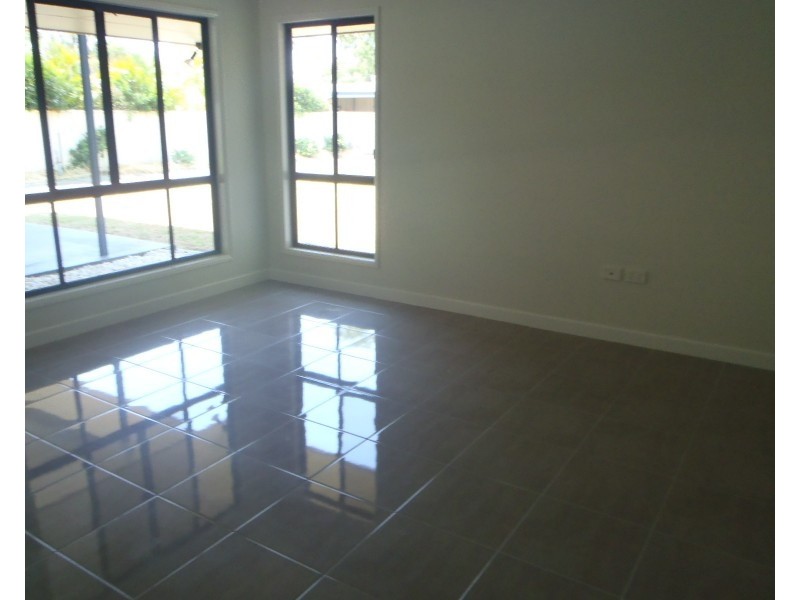 3 Russ Layton Drive, Emerald QLD 4720