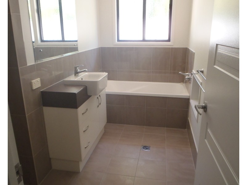 3 Russ Layton Drive, Emerald QLD 4720