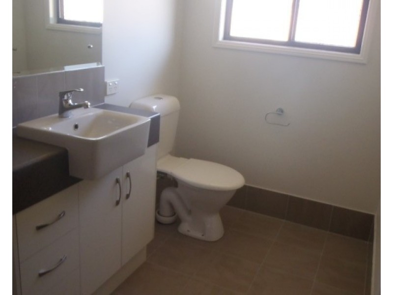 3 Russ Layton Drive, Emerald QLD 4720