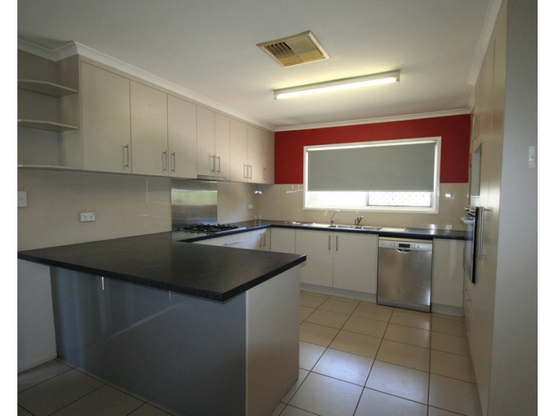 219 BORILLA STREET, Emerald QLD 4720