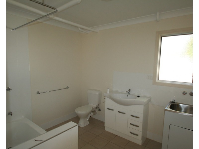 70 Baker Street, Emerald QLD 4720