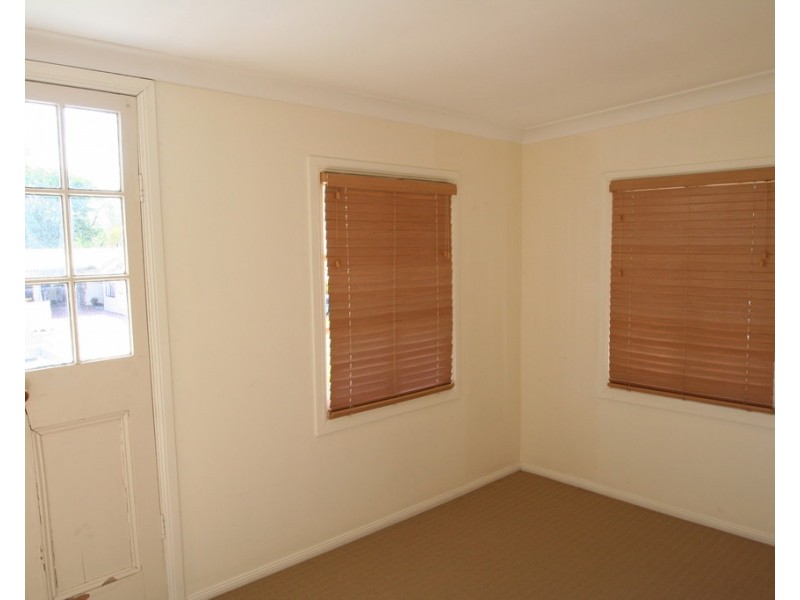 70 Baker Street, Emerald QLD 4720