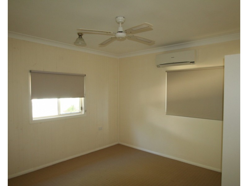 70 Baker Street, Emerald QLD 4720
