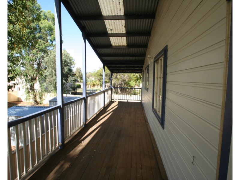 70 Baker Street, Emerald QLD 4720