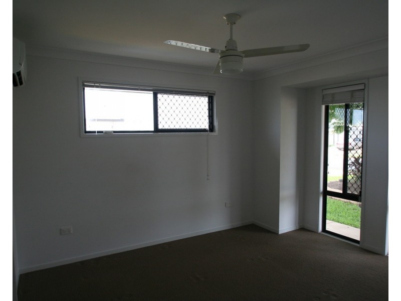 52 Mayfair Drive, Emerald QLD 4720