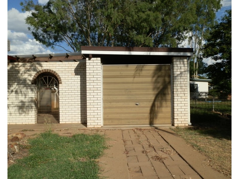 2 Moody Street, Emerald QLD 4720