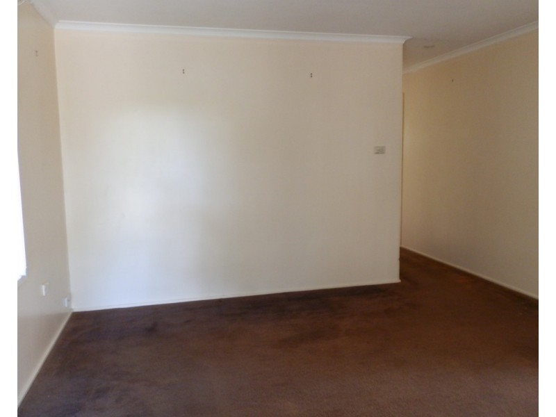 2 Moody Street, Emerald QLD 4720
