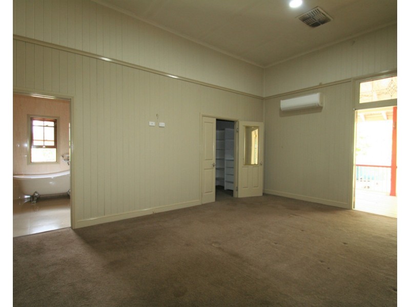 54 Tourmaline Road, Emerald QLD 4720