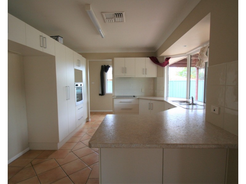 76 Crinum Crescent, Emerald QLD 4720