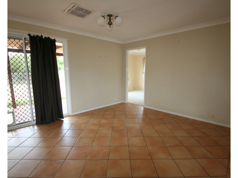 76 Crinum Crescent, Emerald QLD 4720