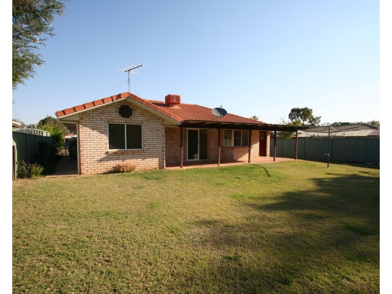 76 Crinum Crescent, Emerald QLD 4720