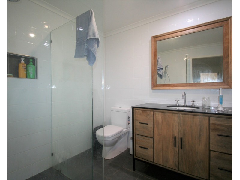 6 Cunningham Drive, Emerald QLD 4720