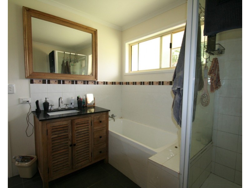6 Cunningham Drive, Emerald QLD 4720