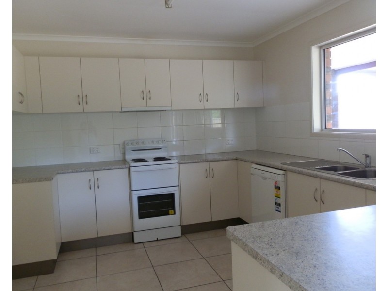 7 Wilby Place, Emerald QLD 4720