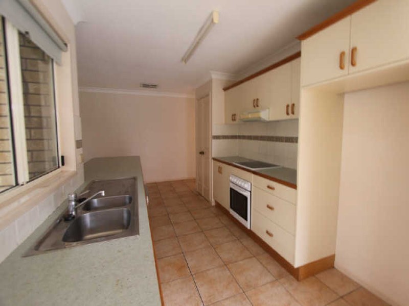 6 Staunton Street, Emerald QLD 4720