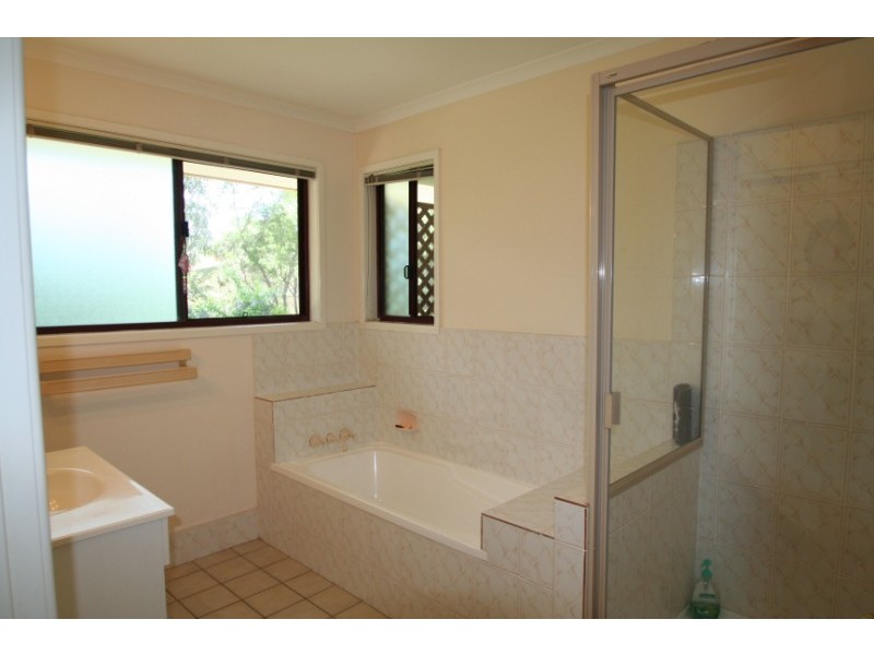 3 Country Lane, Emerald QLD 4720