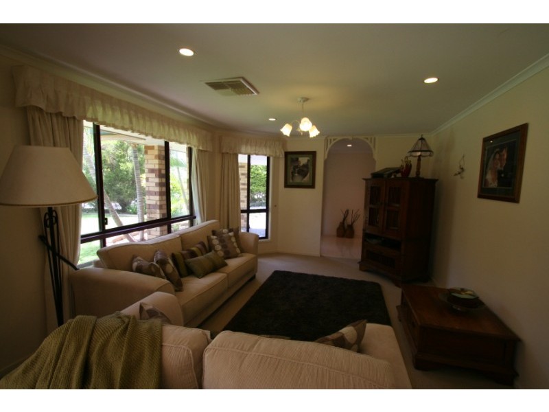 3 Country Lane, Emerald QLD 4720