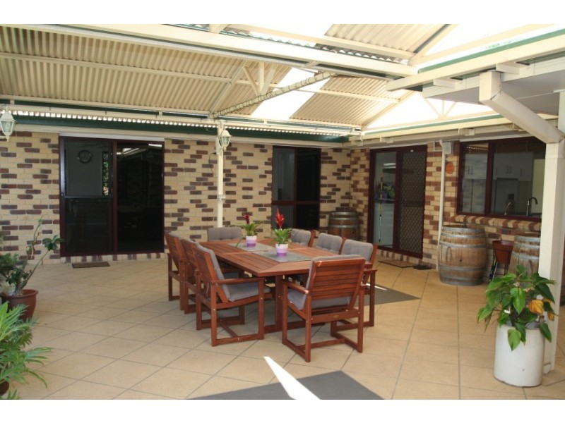 3 Country Lane, Emerald QLD 4720
