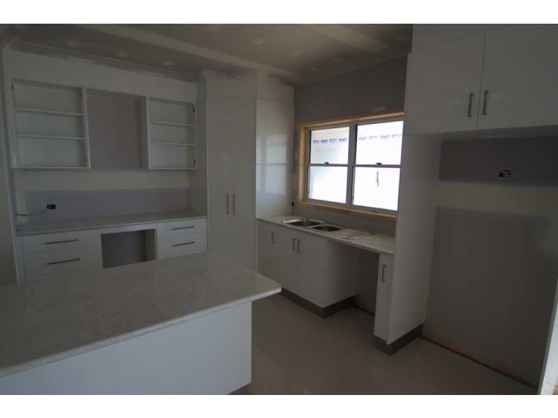 14A Coldstream Street, Emerald QLD 4720