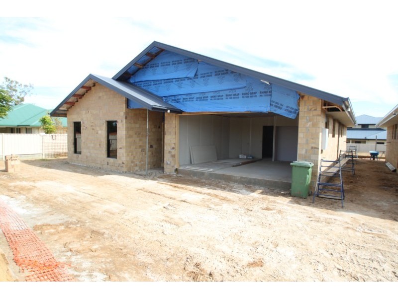 14B Coldstream Street, Emerald QLD 4720