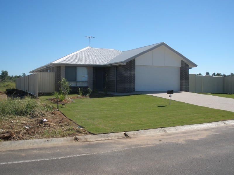 61 Lakeside Drive, Emerald QLD 4720