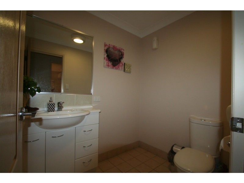 42 Andrews Road, Emerald QLD 4720