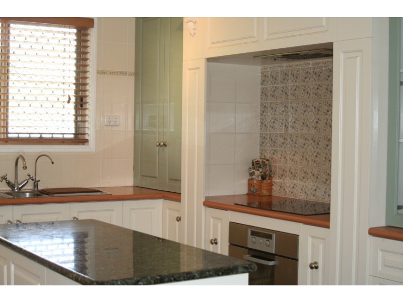 7 Andrea Place, Emerald QLD 4720