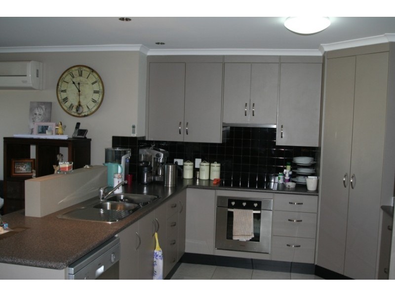 28 Crinum Crescent, Emerald QLD 4720