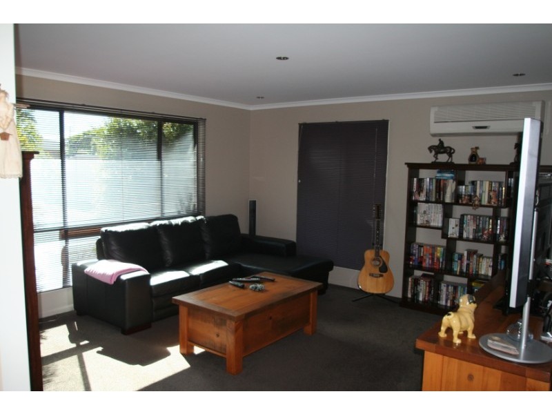 28 Crinum Crescent, Emerald QLD 4720