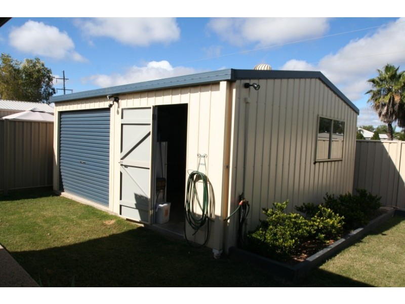 28 Crinum Crescent, Emerald QLD 4720