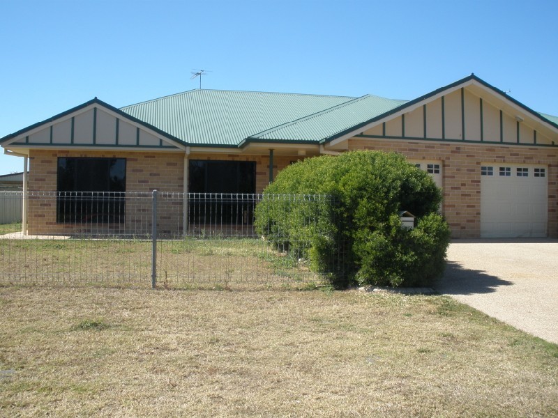 Unit 2/54 Kidd Street, Emerald QLD 4720