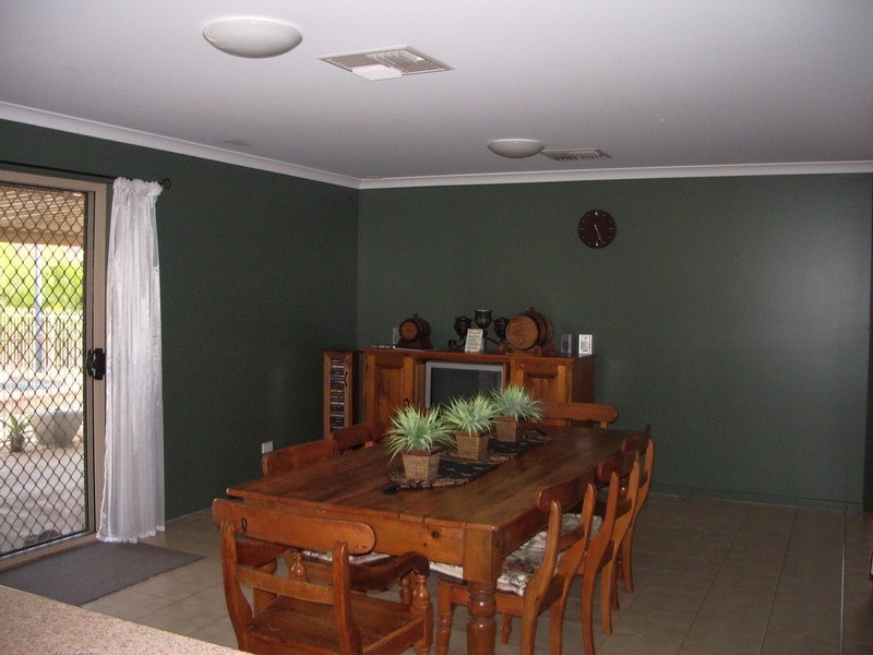 6 Stephanie Court, Emerald QLD 4720