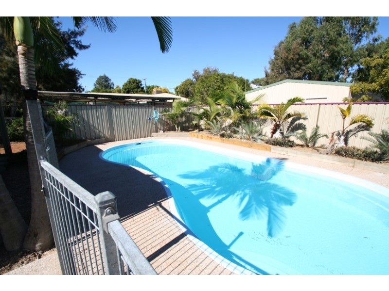 19 Dawn Crescent, Emerald QLD 4720