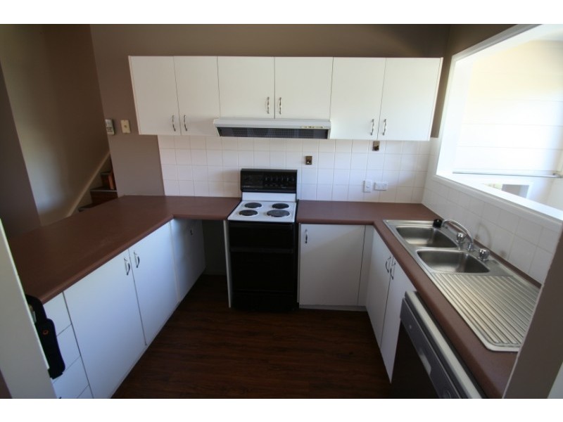 19 Dawn Crescent, Emerald QLD 4720