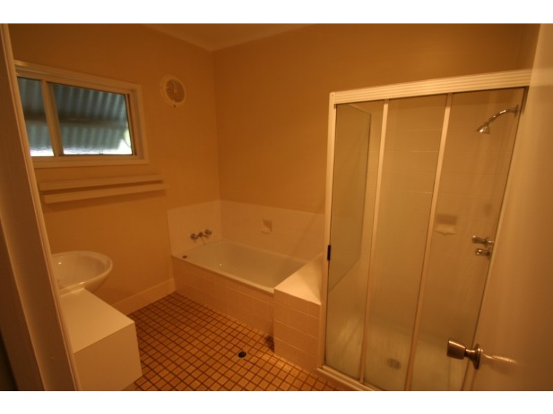 19 Dawn Crescent, Emerald QLD 4720