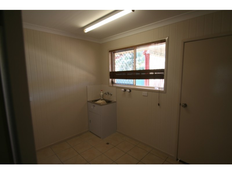 4 Wren Court, Emerald QLD 4720