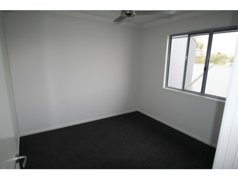 2/18-24 Mooney Crescent, Emerald QLD 4720