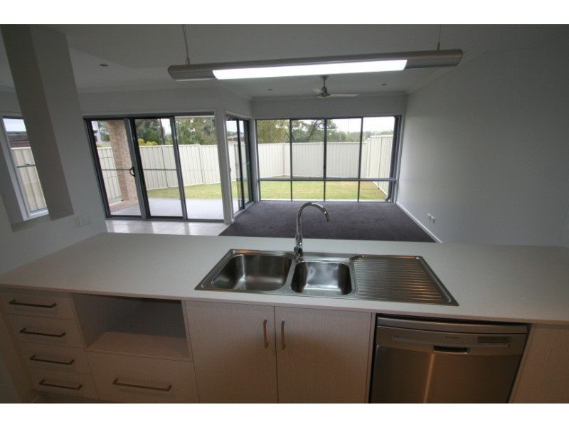 4/18-24 Mooney Crescent, Emerald QLD 4720