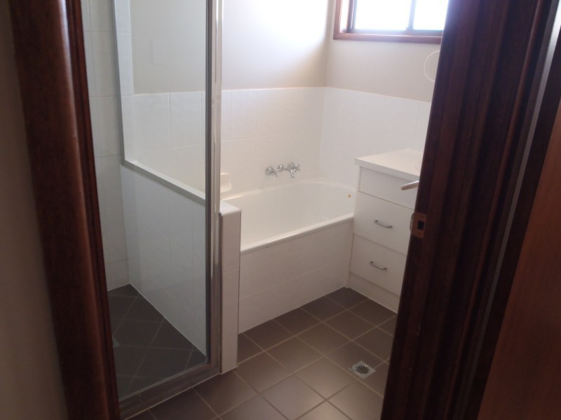 5 Cardinal Drive, Emerald QLD 4720