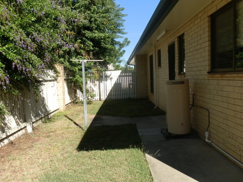 2/98 Baker Street, Emerald QLD 4720