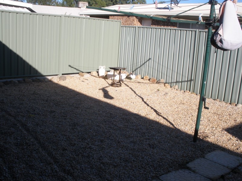 Unit 8/6-10 Clark, Emerald QLD 4720