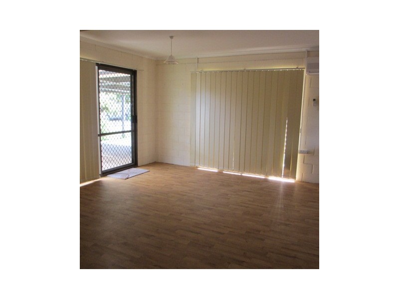 Unit 8/69 Esmond Street, Emerald QLD 4720