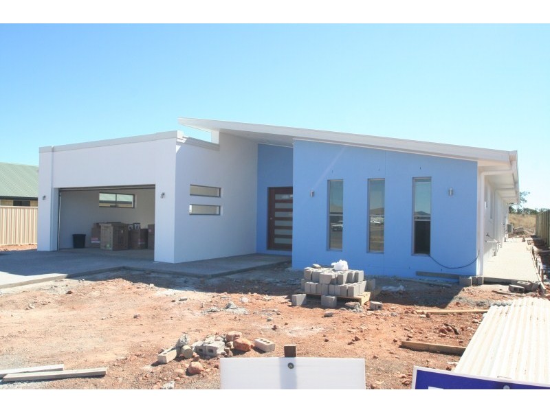 2 Eagle Court, Emerald QLD 4720