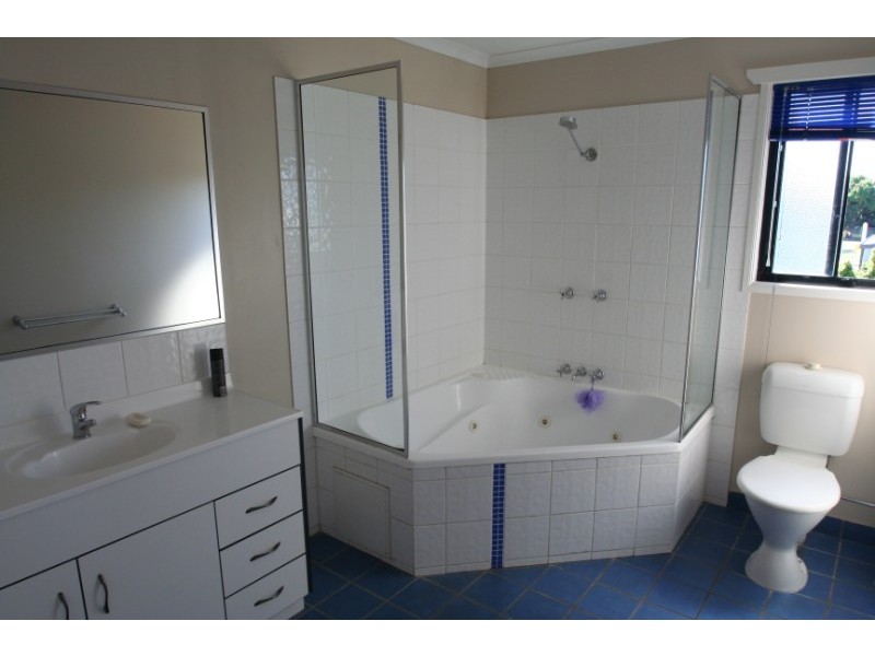 95 Harris Street, Emerald QLD 4720